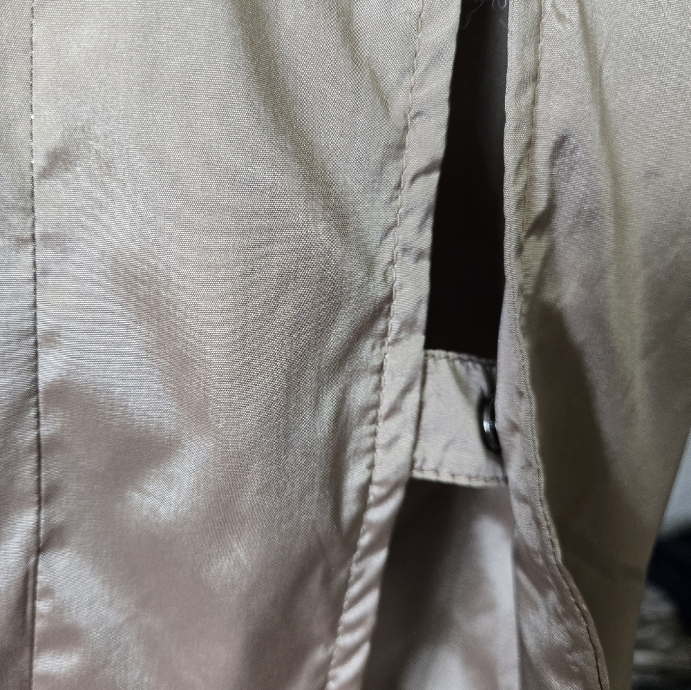 CREENSTONE NWT Metallic Tan Double-Breasted Coat. Size 42/ Med - Picture 9 of 16